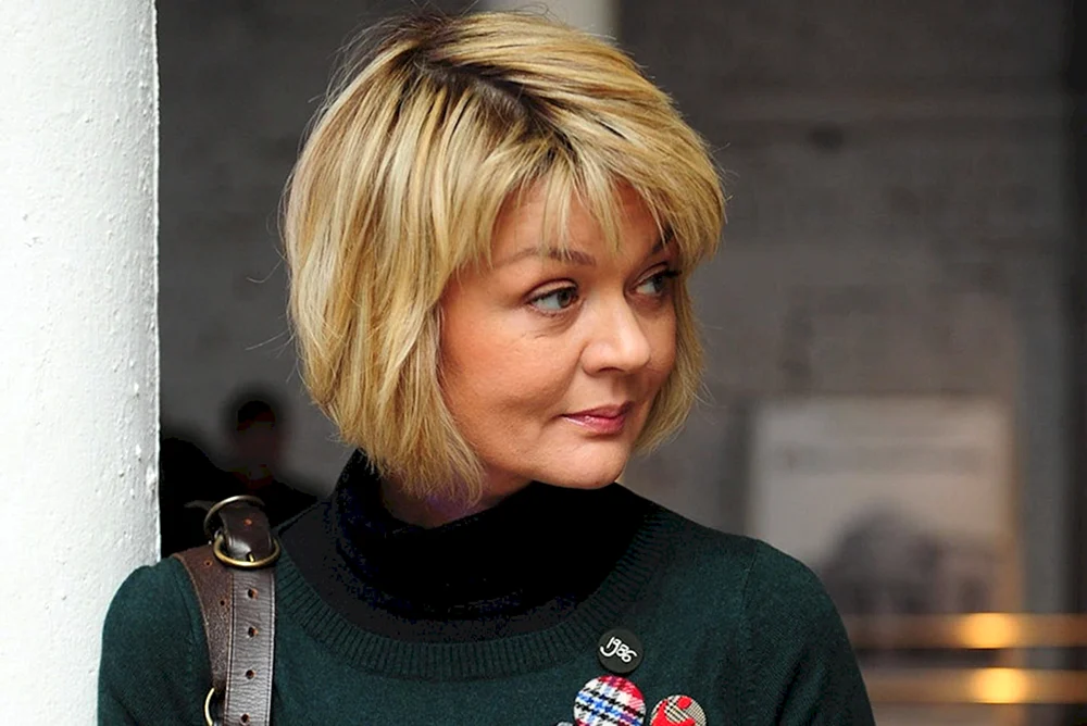 Julia Menshova Haarschnitt 2022