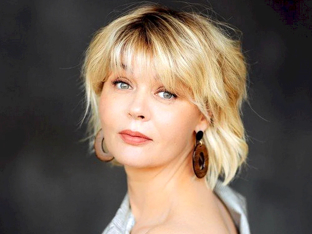 Julia Menshova Photo