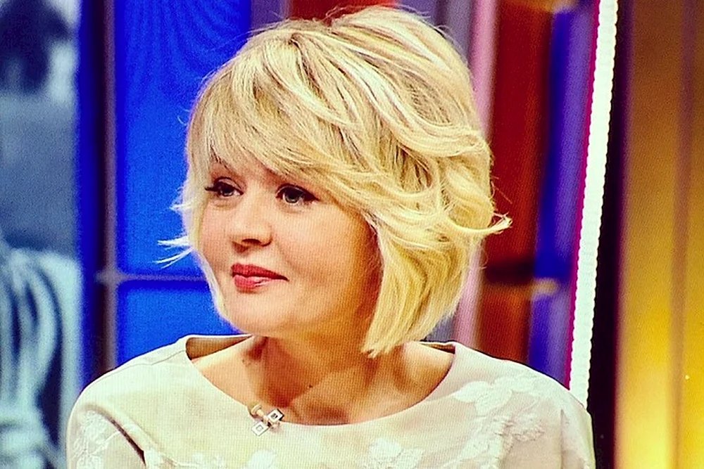 Yulia Menshova Haarschnitt