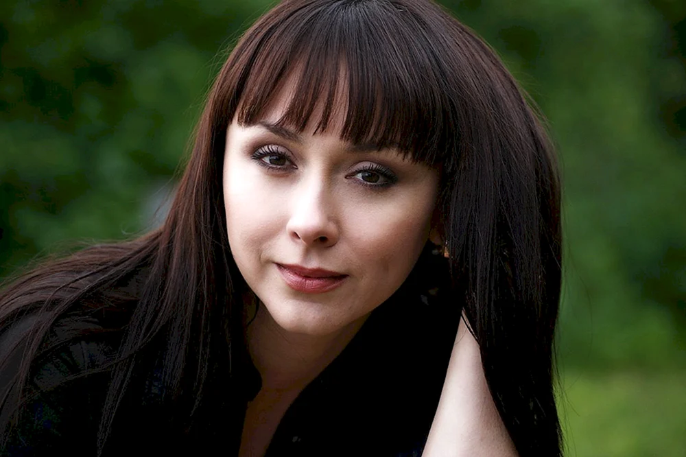 Yulia Nyzhelskaya.