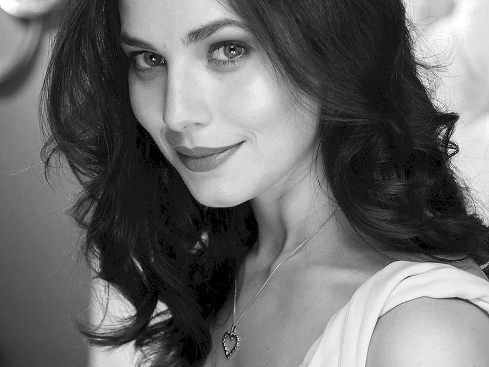 Yulia Snegir Schauspielerin