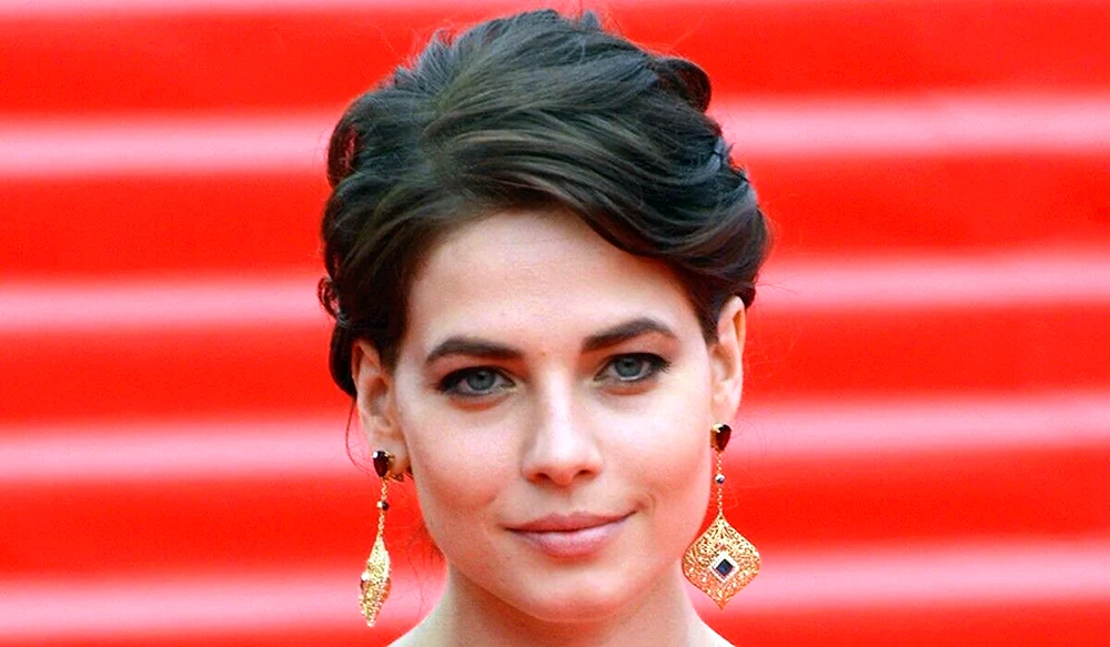 Yulia Snegir Schauspielerin