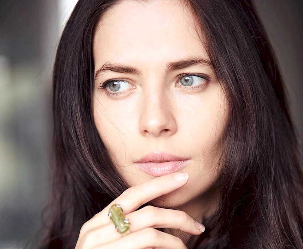 Yulia Snegir Schauspielerin