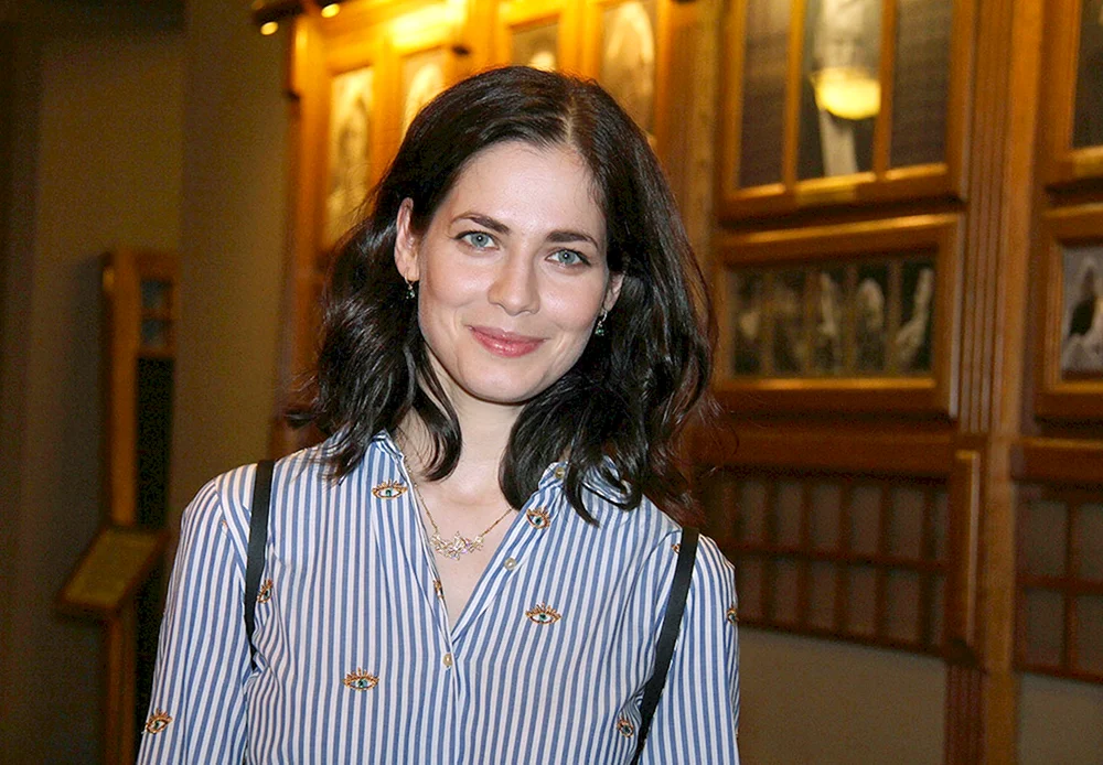 Yulia Snegir Schauspielerin