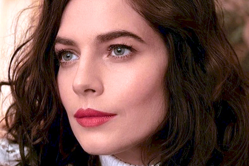 Yulia Snegir Schauspielerin