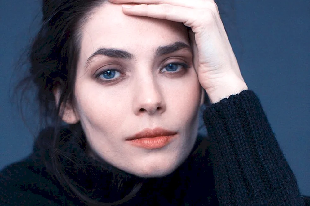 Yulia Snegir Schauspielerin