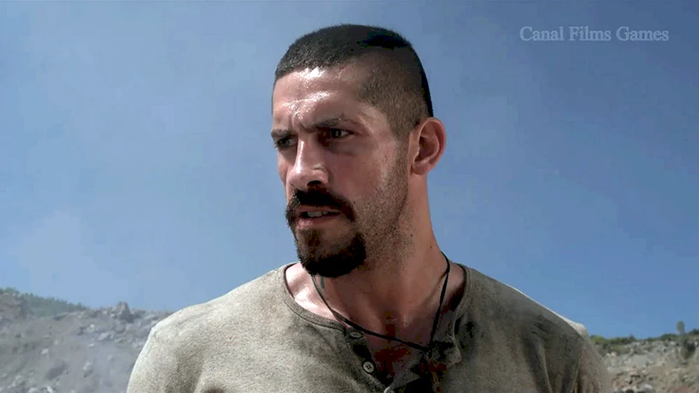Scott Adkins Neosporimy