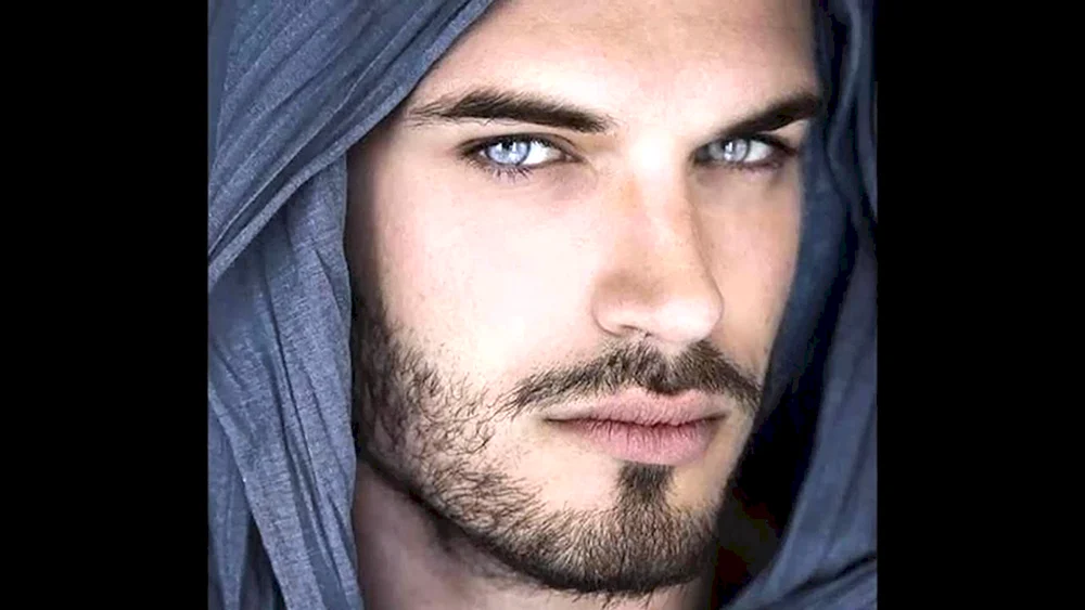 Kıvanç Tatlıtuğ