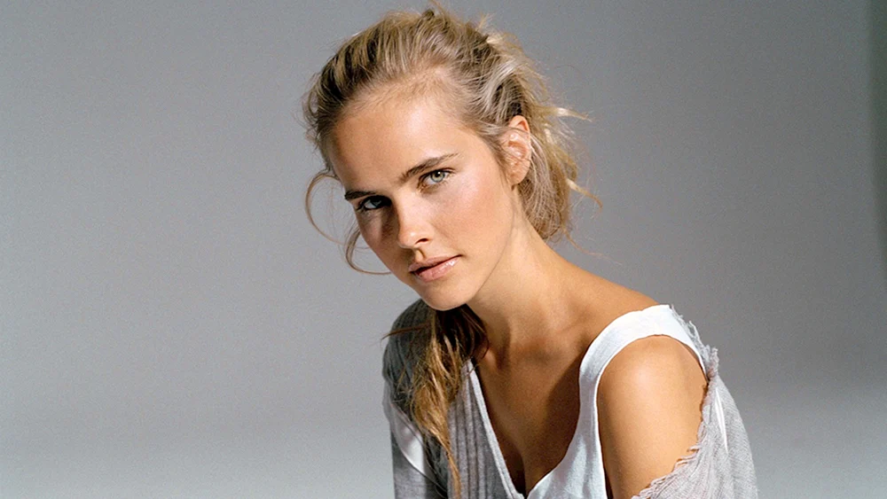 Isabel Lucas heiß