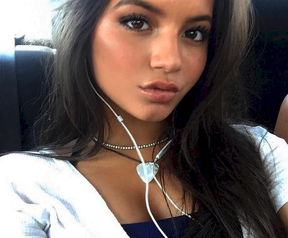 Isabella Moner