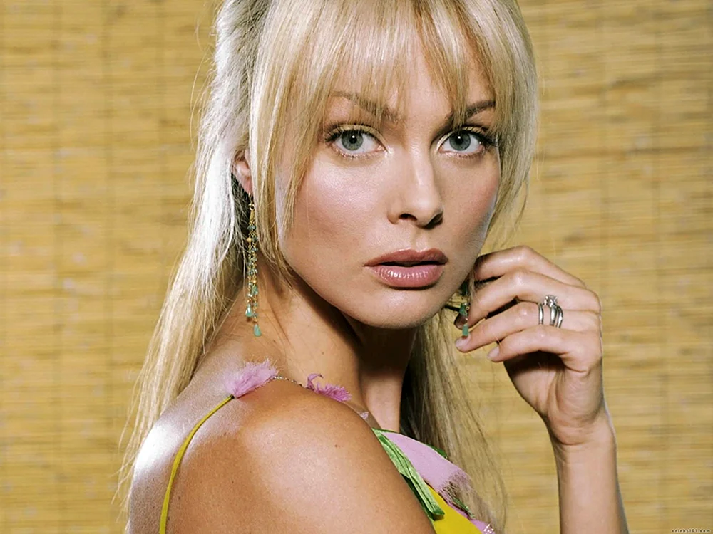 Isabella Scorupco Izabella Scorupco