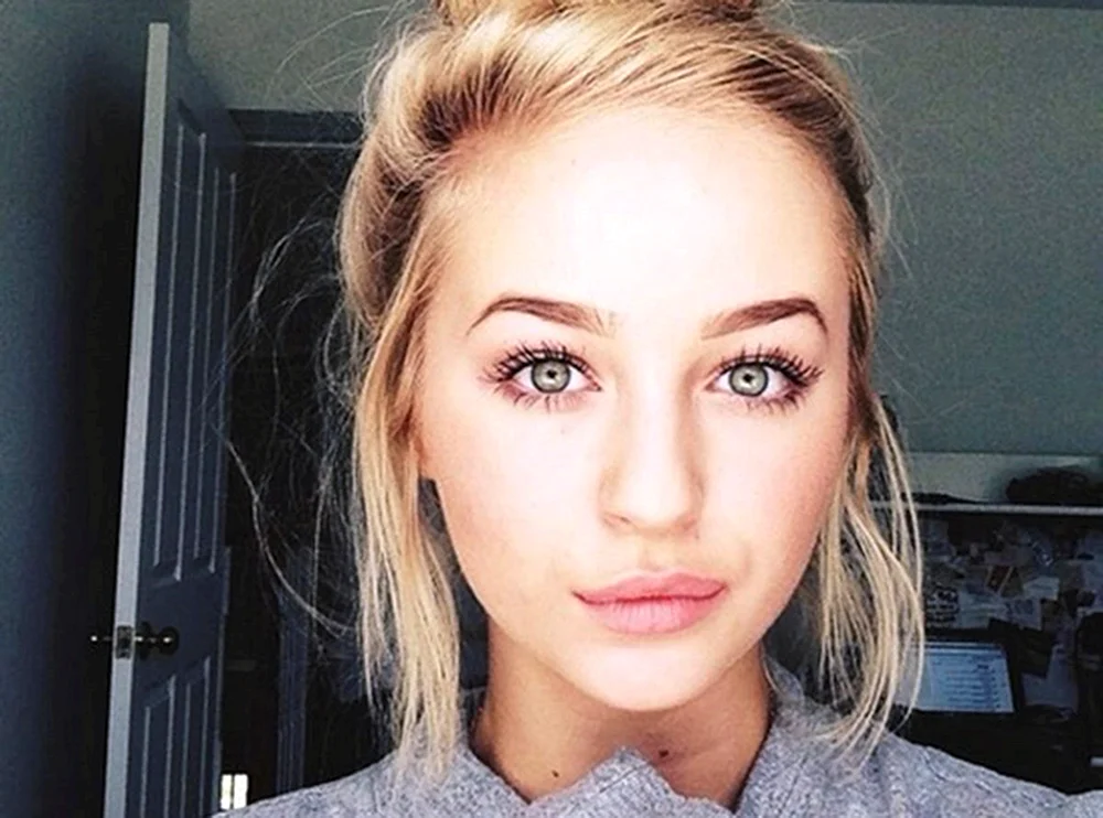 Jacy Jordan Selfies