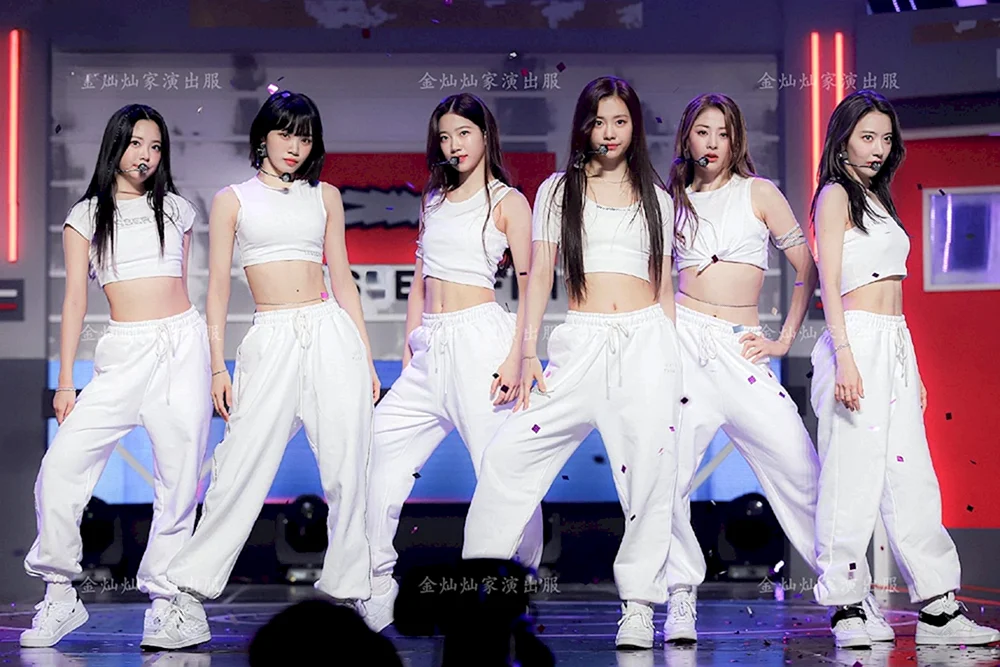 K Pop Kostüme