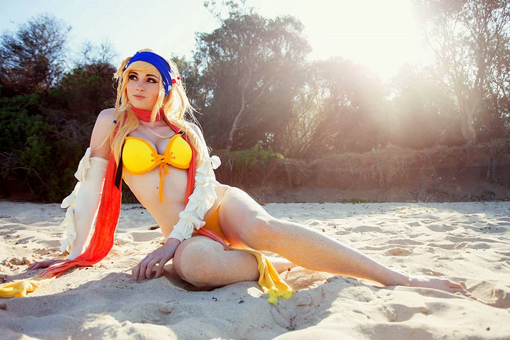 Kayla Erin cosplay Lola