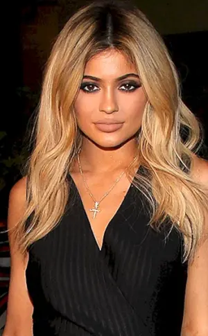 Kylie Jenner blond