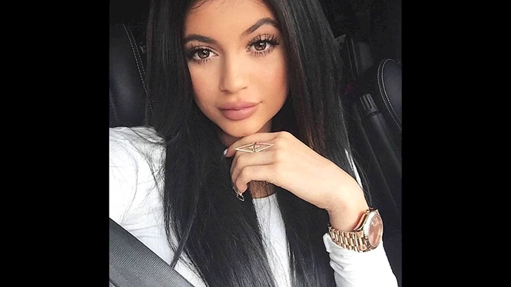 Kylie Jenner dunkle Haare