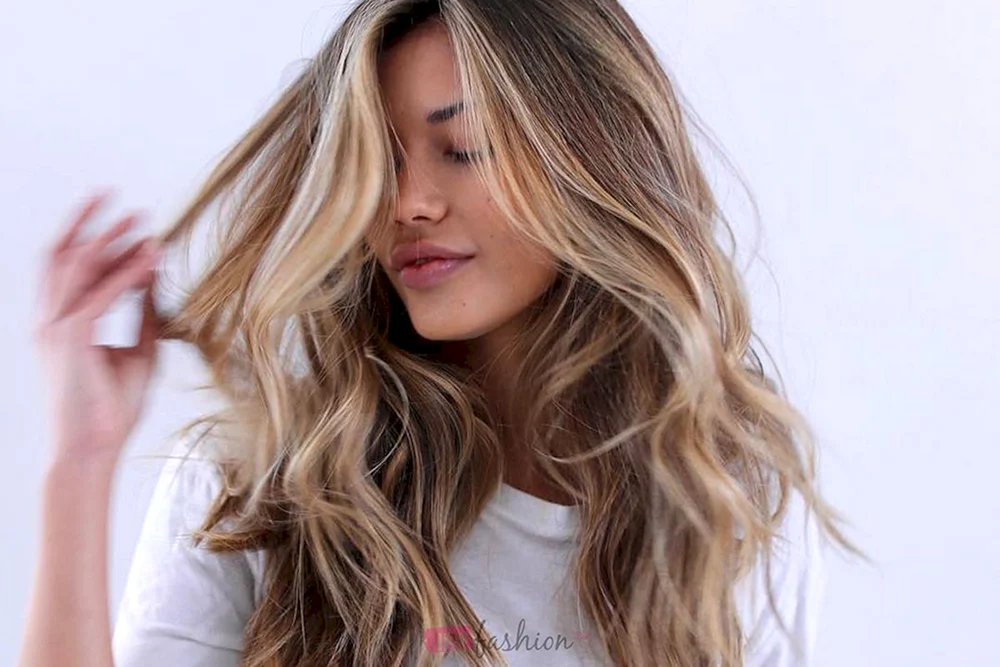Kalifornische blonde Strähnchen