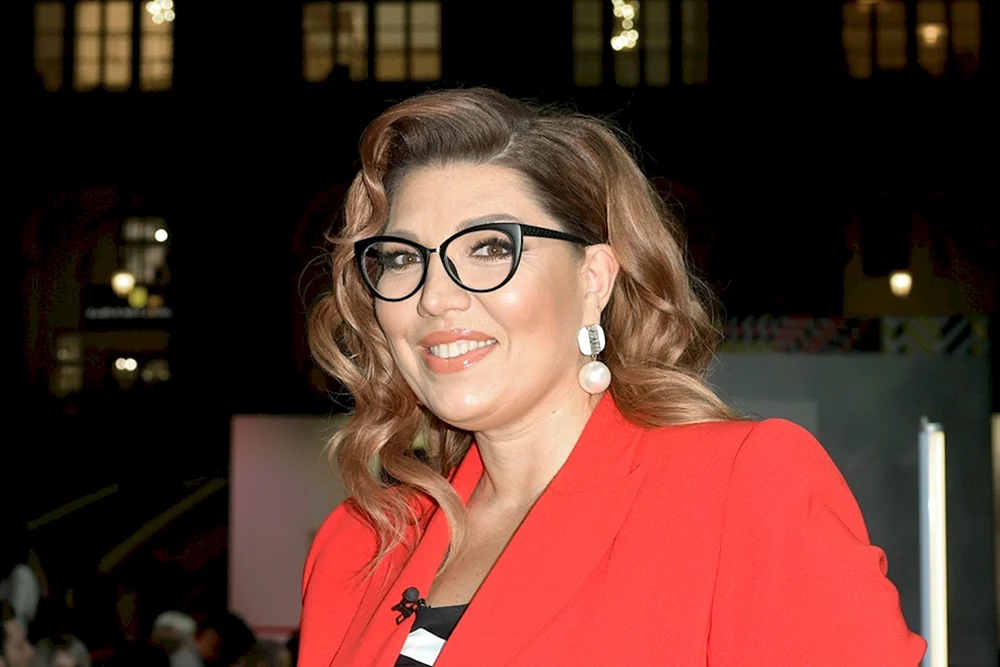 Komödie Frau Jekaterina Skulkina