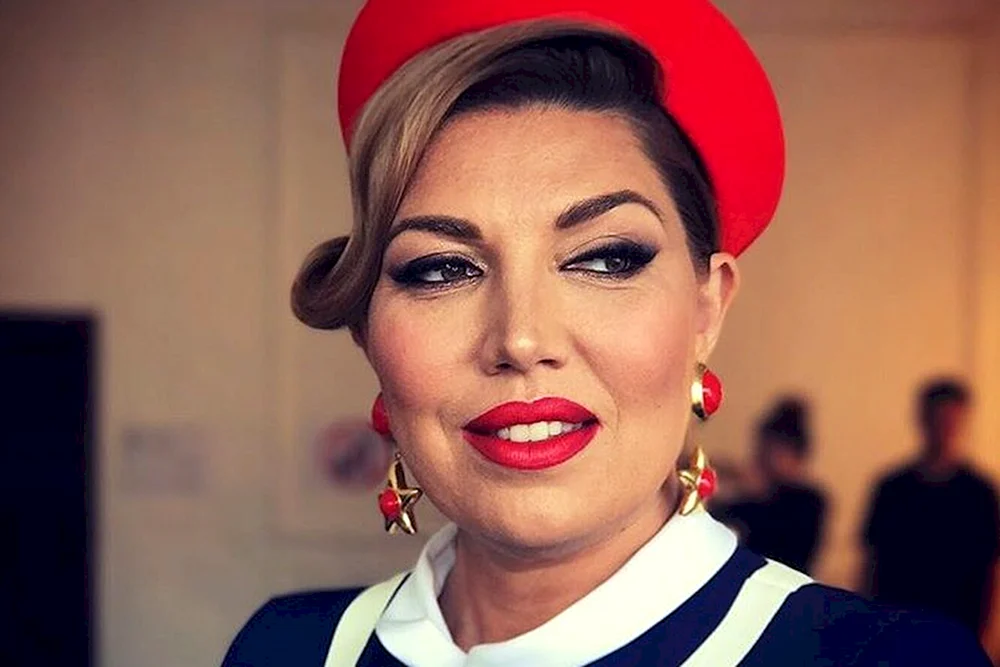 Komödie Frau Jekaterina Skulkina