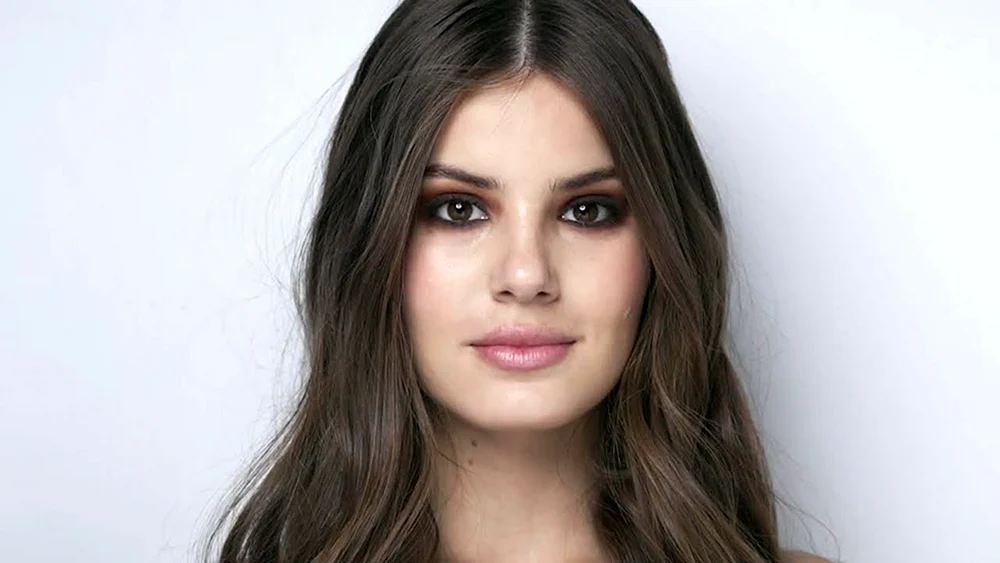Camila Queiroz