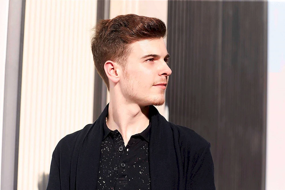 Quiff haircut Britischer Herrenhaarschnitt