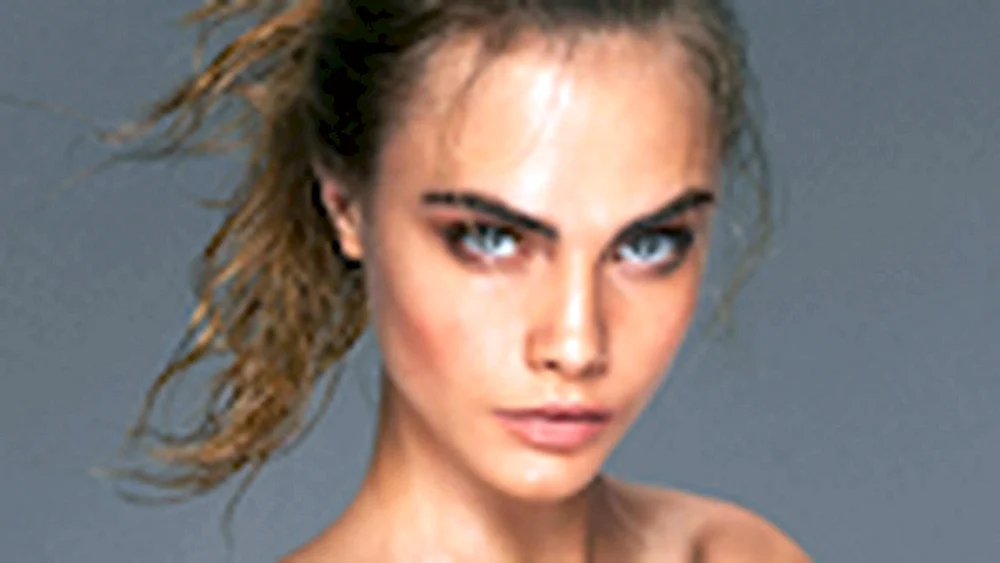 Cara Delevigne Vollgesicht
