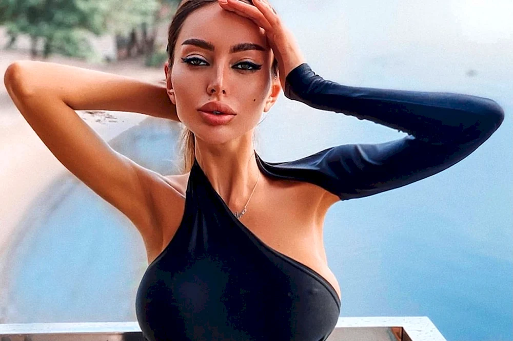 Kardashian Alyona Omovich