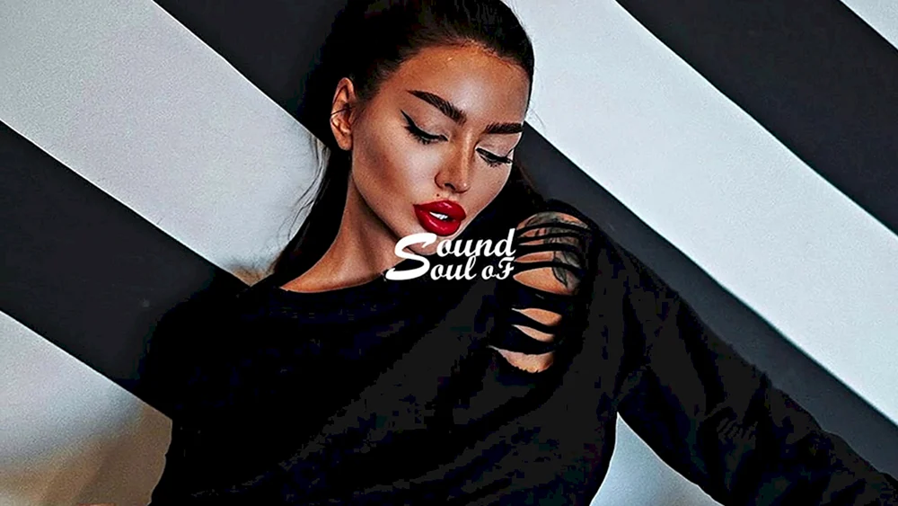 Kardashian Alena Omovic