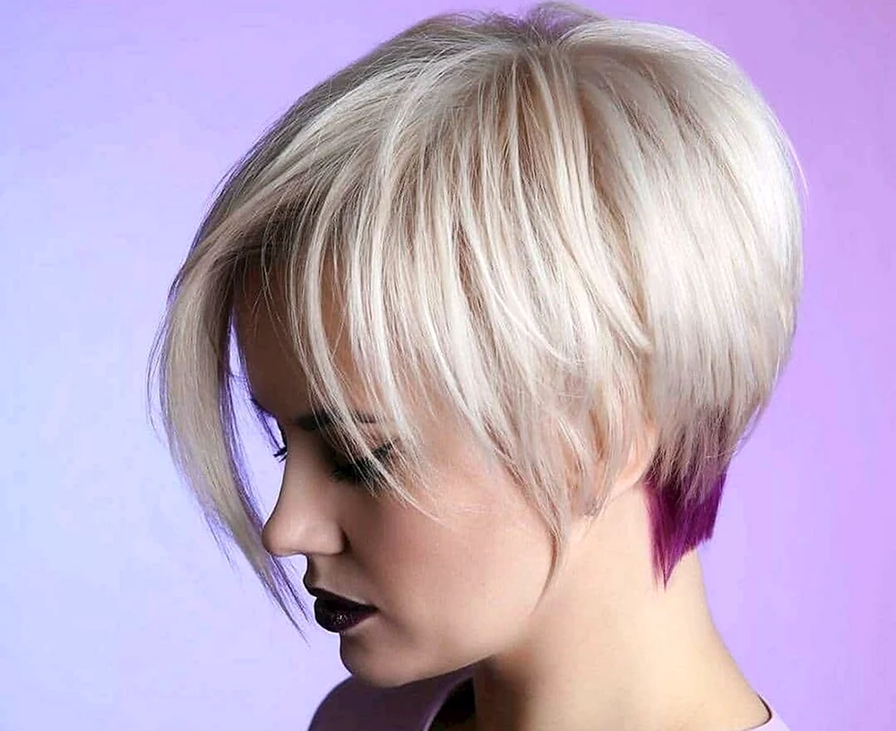 Asymmetrischer Pixie Bob für mittleres Haar