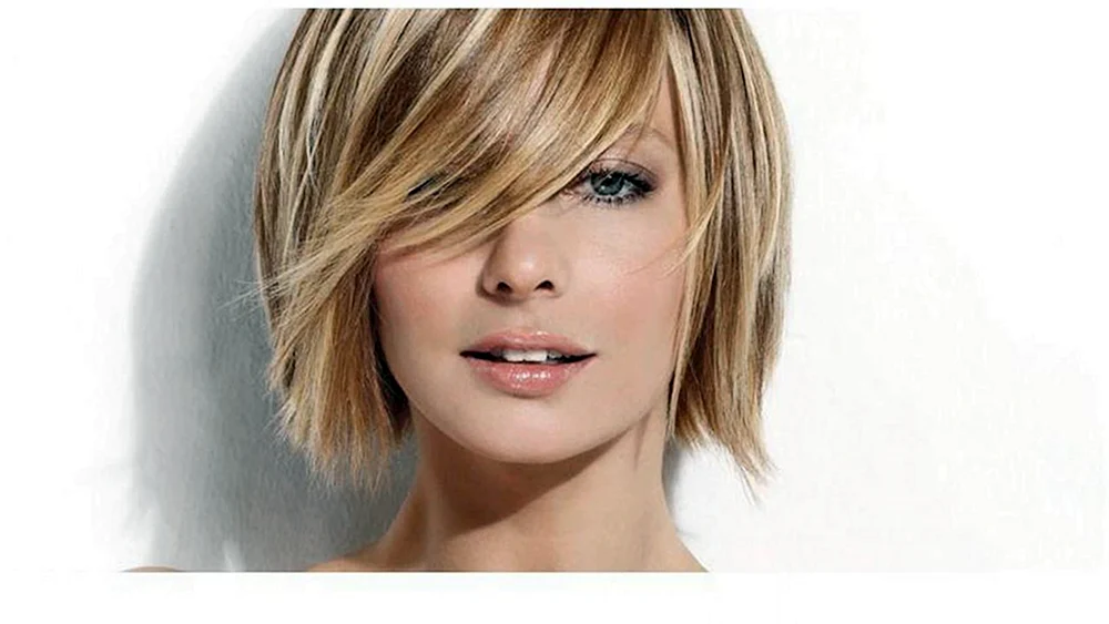 Haarschnitte und Färbung für mittleres Haar