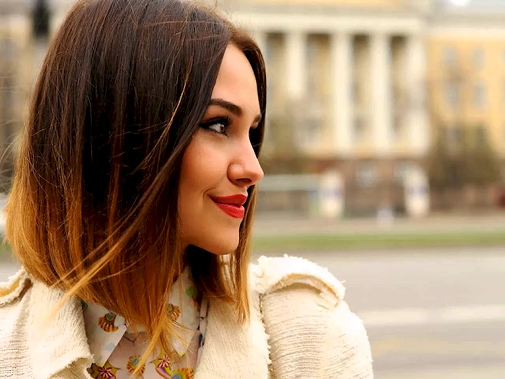 Balayage auf dunklem Bob-Haar Langer Bob