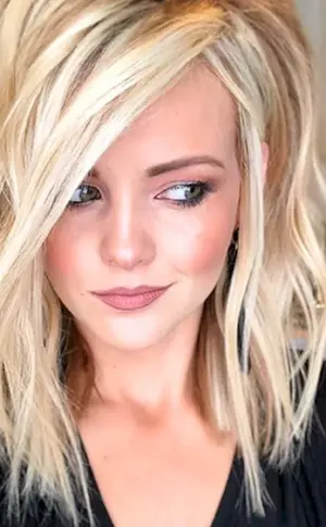Langer Bob blond