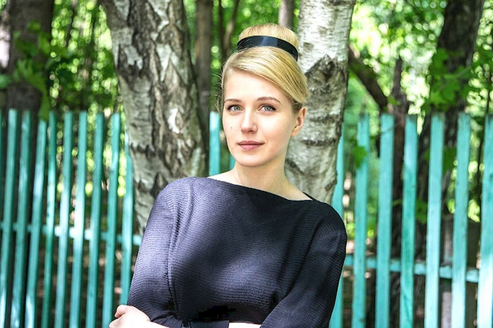 Karina Andolenko
