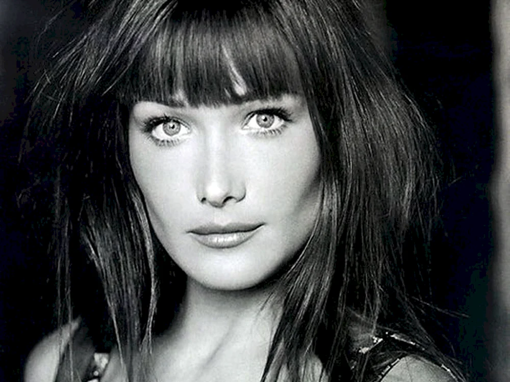 Carla Bruni als junge Frau