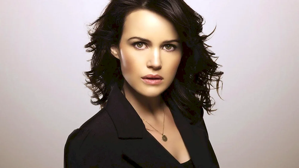 Carla Gugino