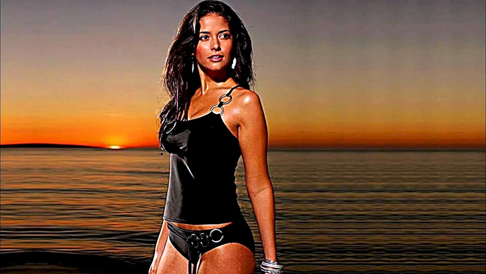 Carla Ossa Model im Badeanzug