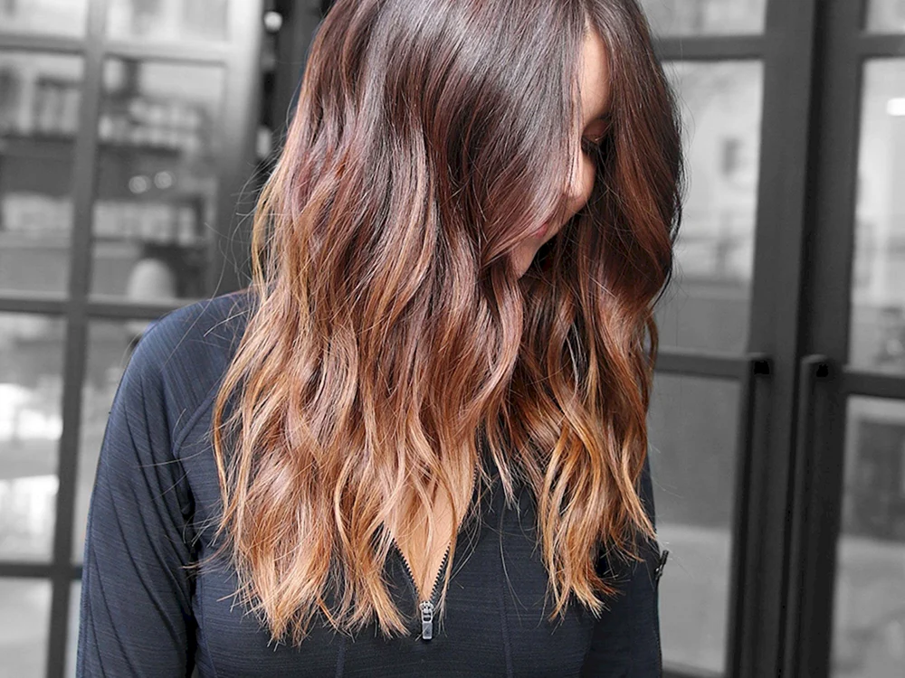 Kastanienbraunes Balayage