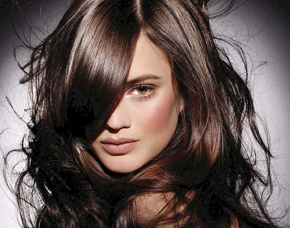 Kastanienbraune Haarfarbe
