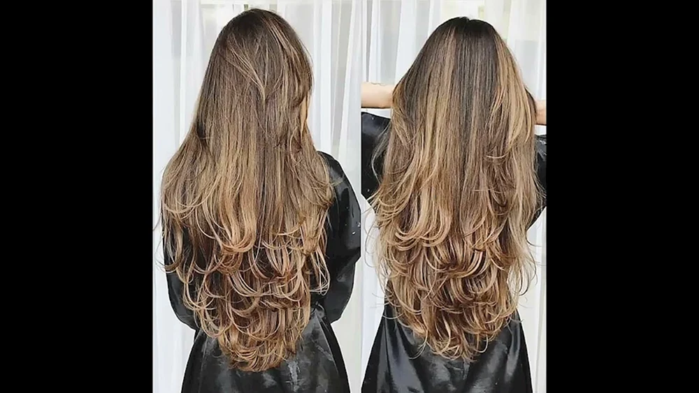 Kaskade für lockiges Haar. Langes Haar