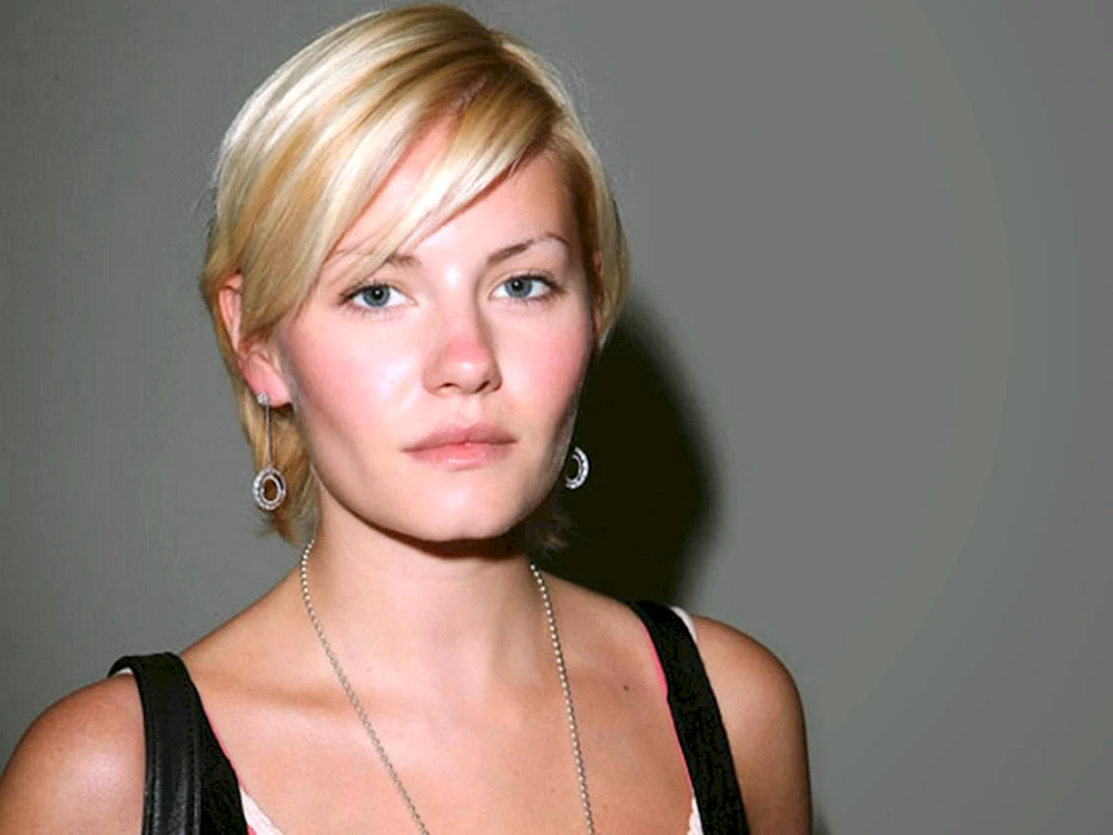 Elisha Cuthbert