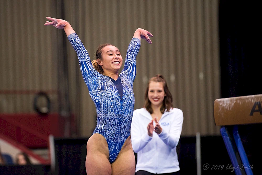 Amerikanische Turnerin Katelyn Ohashi