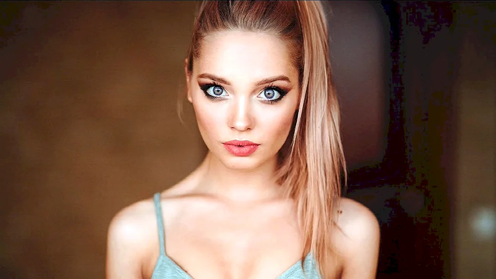 Katya Kotaro Modell