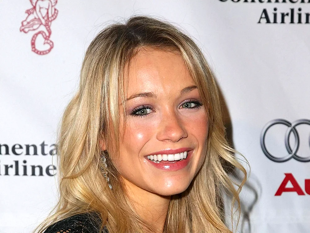 Katrina Bowden Lächeln
