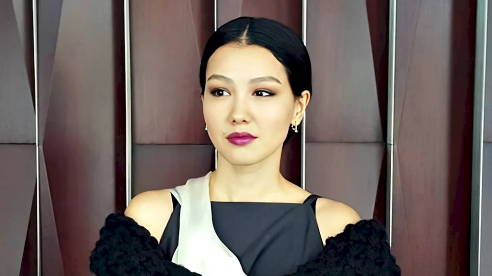 Kasachische Schauspielerin Aruzhan Azimbayeva in Patriot 2