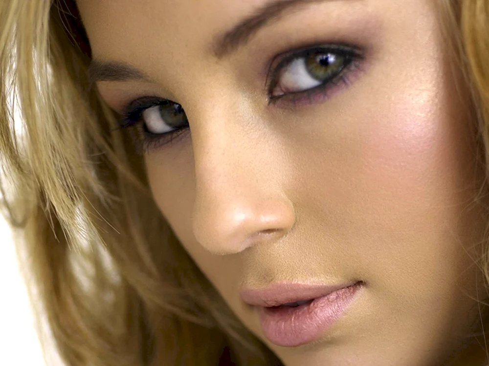 Keeley Hazell Fußballmannschaft
