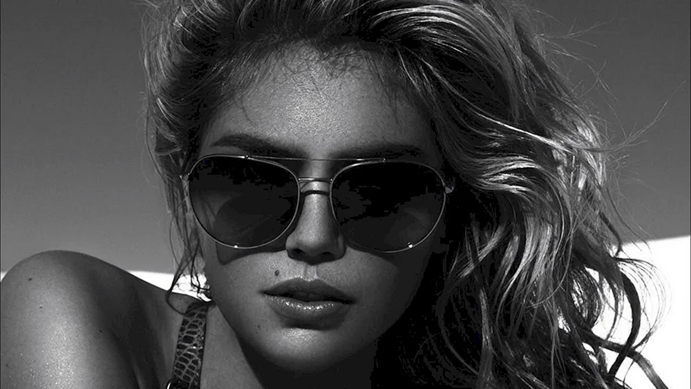 Mädchen mit Brille