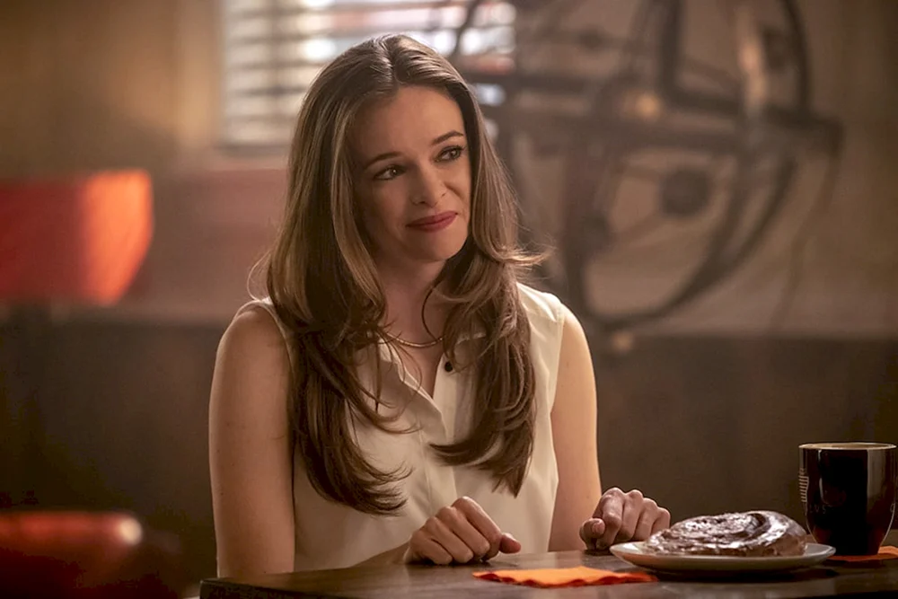 Danielle Panabaker Caitlin