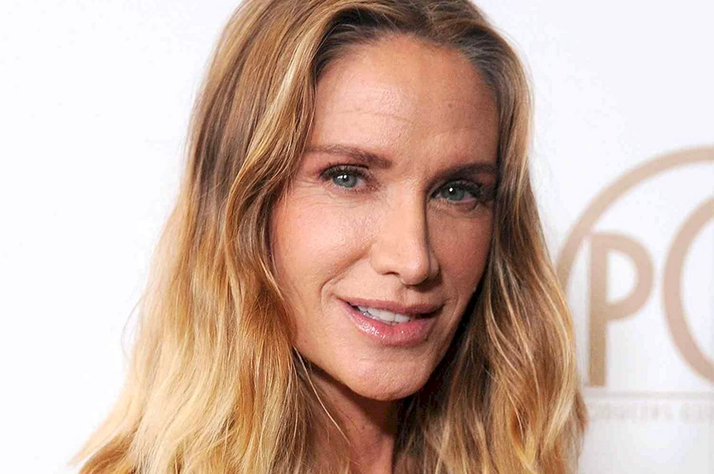 Kelly Lynch 2018