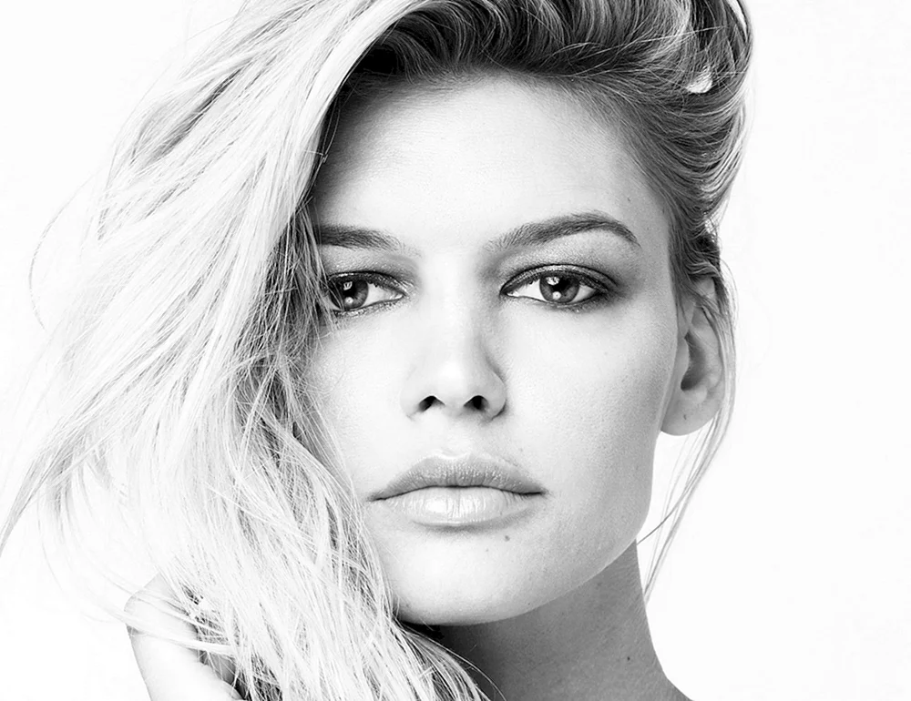 Kelly Rohrbach Model