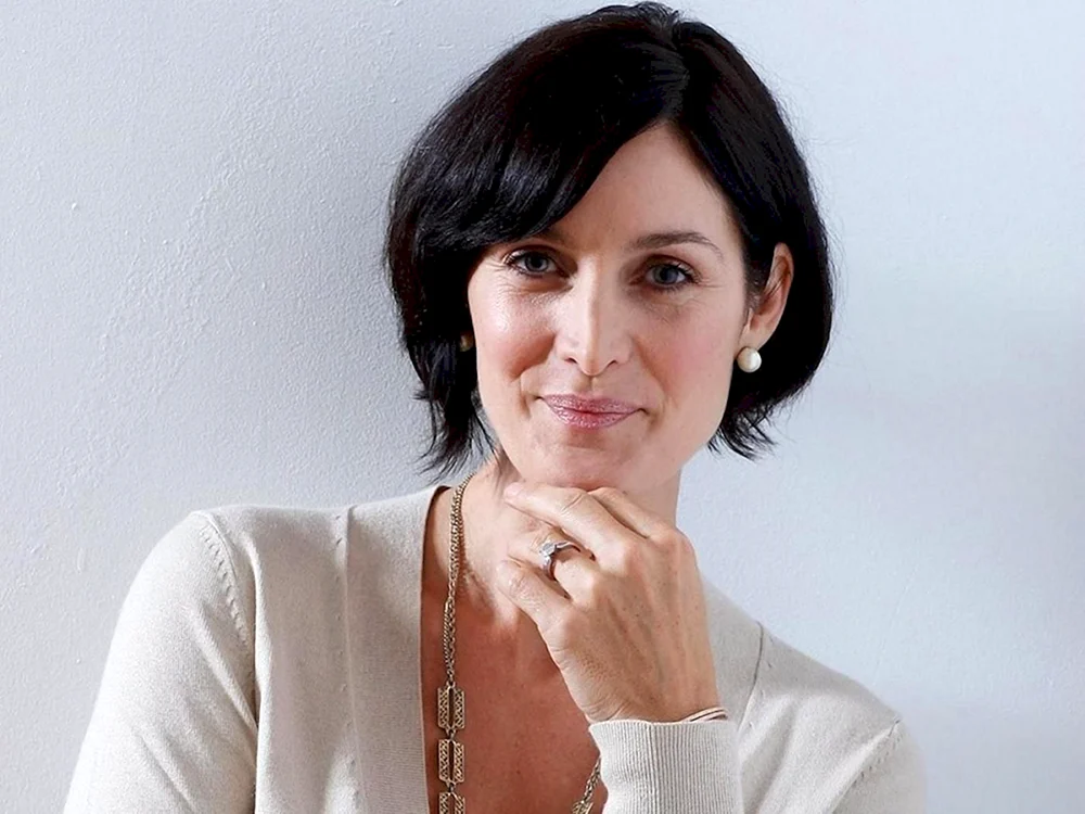 Carrie-Anne Moss. Anne Moss